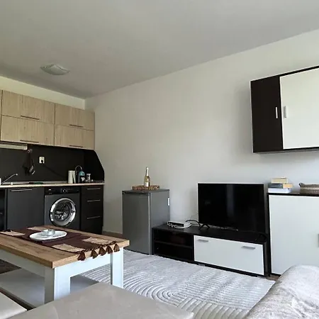 лятно студио Apartamento *