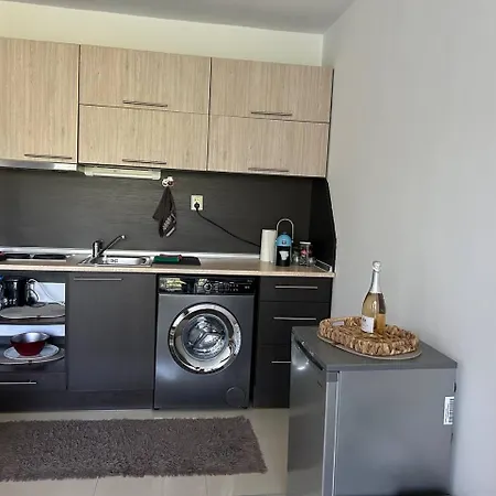 лятно студио Szveti Vlasz